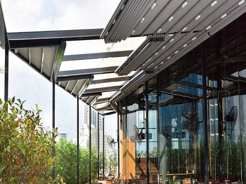 İzmir Tente ve Pergola Sistemleriyle Dış Mekanlarınızı Yeniden Keşfedin