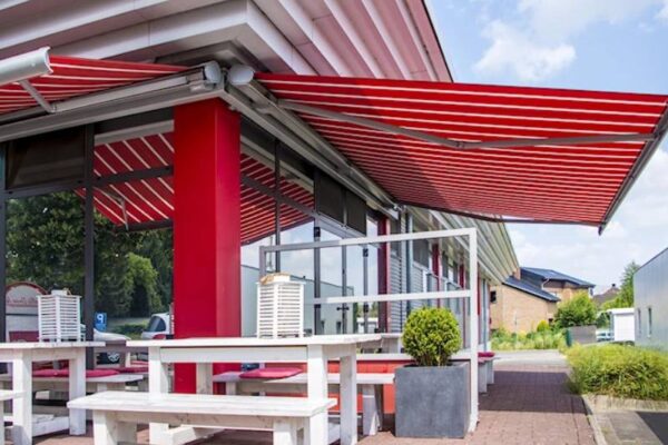 Kafe ve Restoranlar İçin Tente ve Pergola Çözümleri